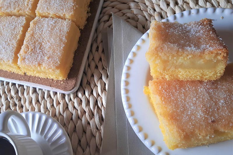 Bolo de Fubá com Queijo