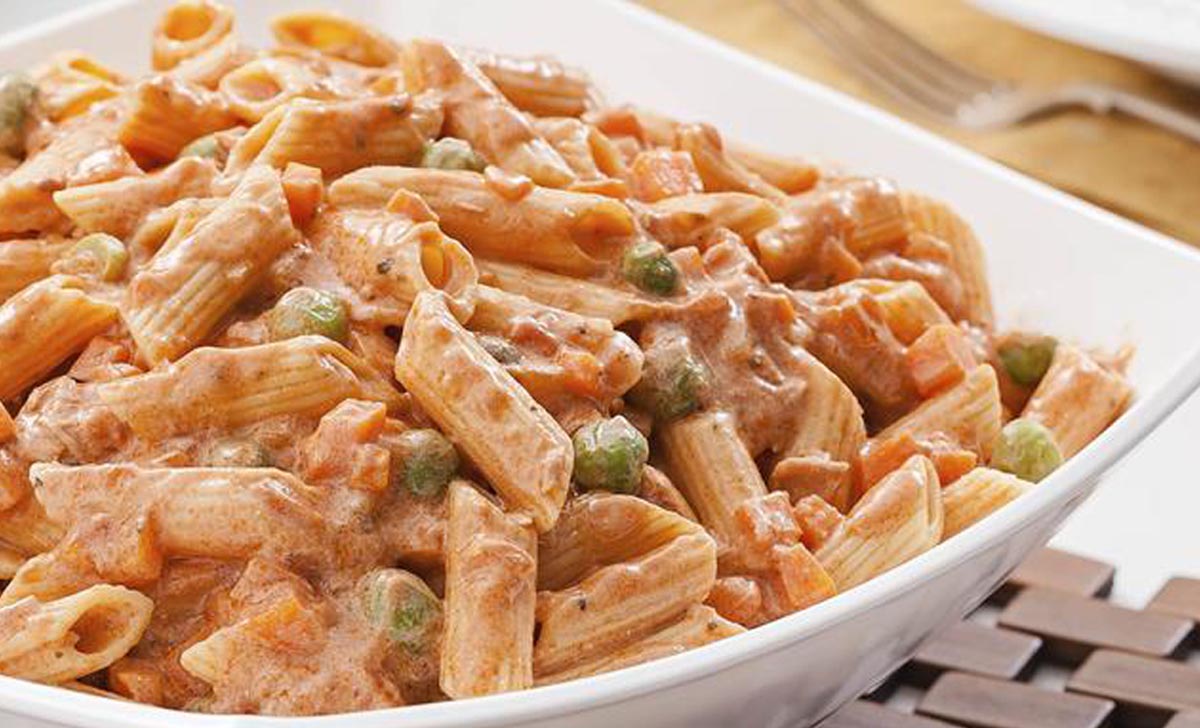 Aprenda como fazer macarrão com atum e creme de leite